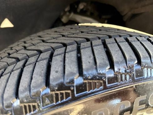 Used 2021 Chevrolet Suburban RST w/ Luxury Package image 28