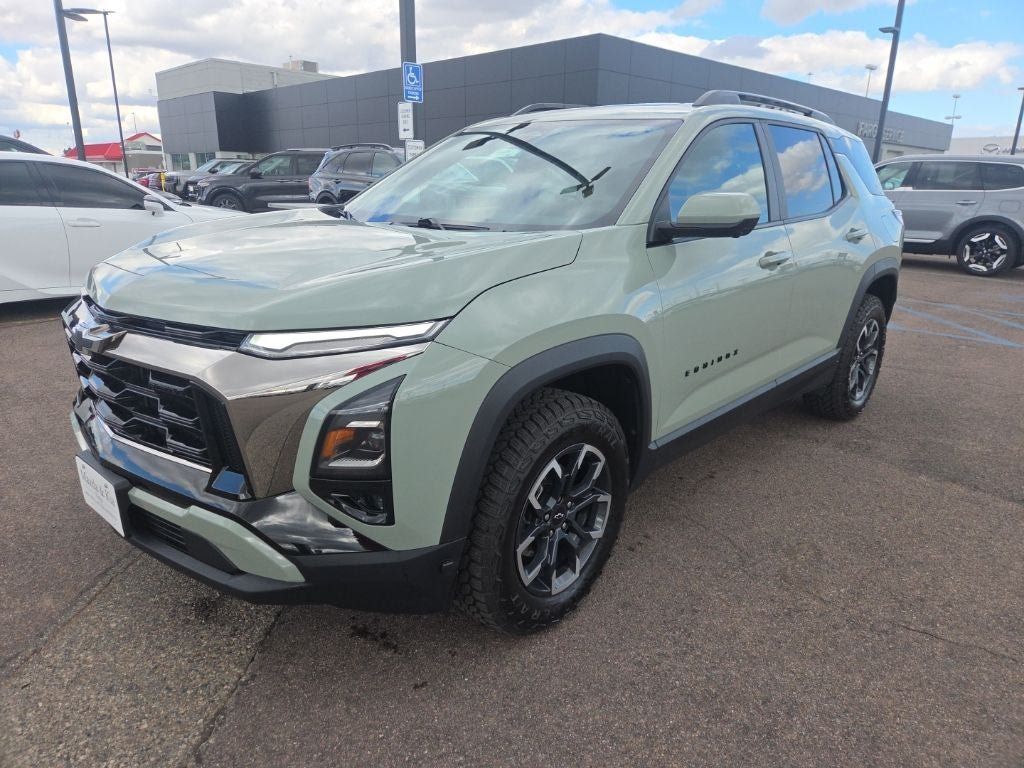 Used 2025 Chevrolet Equinox ACTIV w/ Safety and Technology Package AWD/4WD image 1