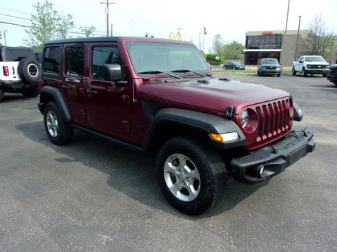 Used 2021 Jeep Wrangler Sport image 9