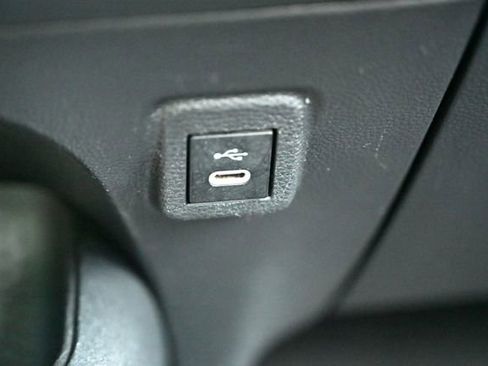 Used 2023 Toyota Corolla LE image 28