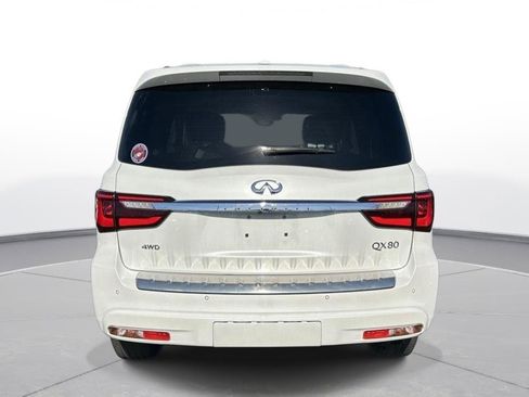 Used 2021 INFINITI QX80 Luxe w/ All-Season Package image 7