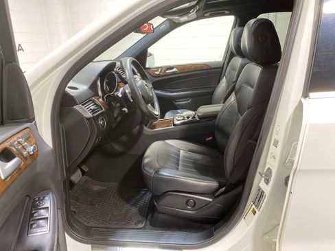 Used 2019 Mercedes-Benz GLS 450 4MATIC image 2