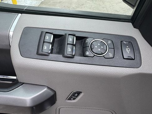 Used 2020 Ford F250 XLT w/ XLT Premium Package image 28