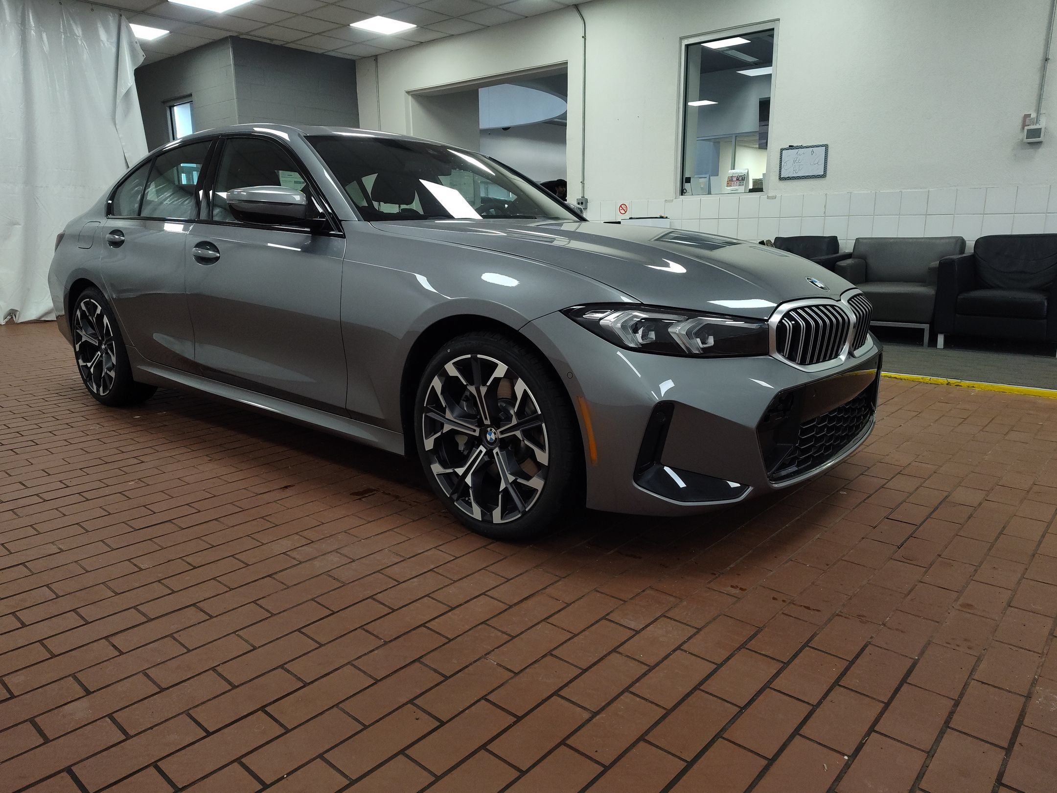 Used 2026 BMW 330i xDrive Sedan w/ M Sport Package AWD/4WD image 6