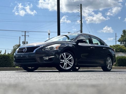 Used 2015 Nissan Altima 3.5 SL FWD image 2