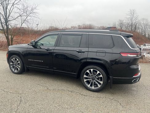 Used 2021 Jeep Grand Cherokee L Overland w/ Advanced Protech Group III image 3