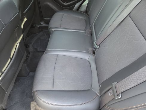 Used 2022 Chevrolet Trax LT w/ LT Convenience Package image 22