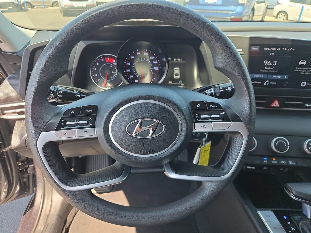 Used 2022 Hyundai Elantra SE w/ Cargo Package FWD image 33