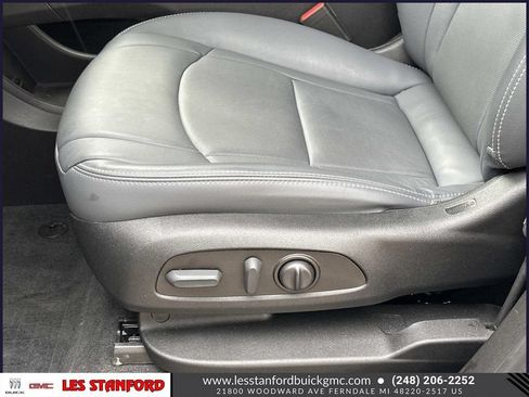 Used 2024 Buick Enclave Essence AWD/4WD image 19