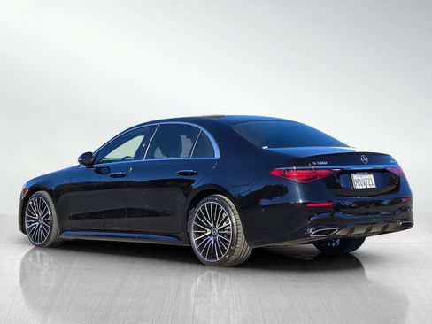 Used 2022 Mercedes-Benz S 580 4MATIC Sedan w/ AMG Line Package image 6