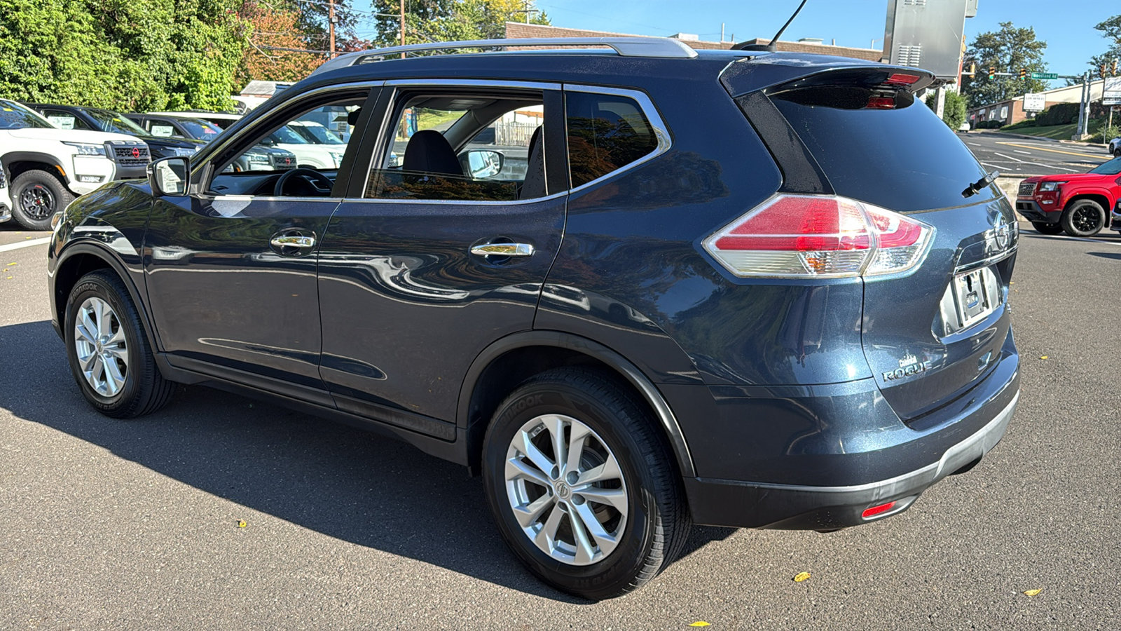 Used 2015 Nissan Rogue SV w/ SV Premium Package AWD/4WD image 22