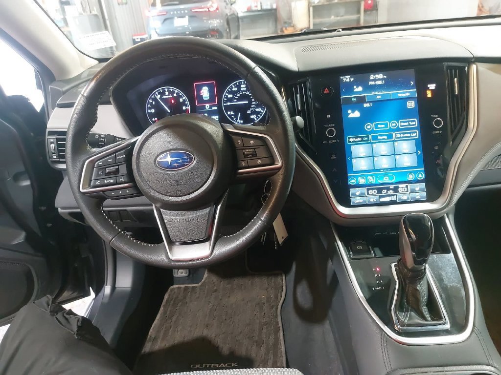 Used 2024 Subaru Outback Premium AWD/4WD image 15