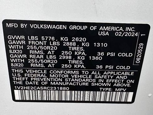 Used 2024 Volkswagen Atlas Cross Sport SE AWD/4WD image 25