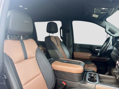 Used 2022 Chevrolet Silverado 3500 High Country w/ Technology Package image 28