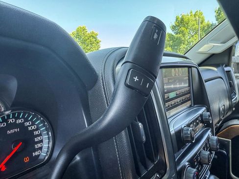 Used 2015 Chevrolet Silverado 1500 LTZ RWD image 22