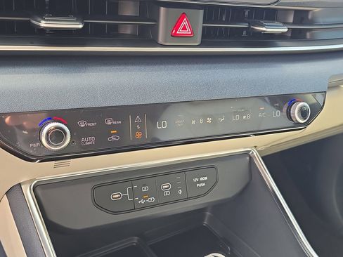 New 2026 Kia Carnival EX FWD image 25