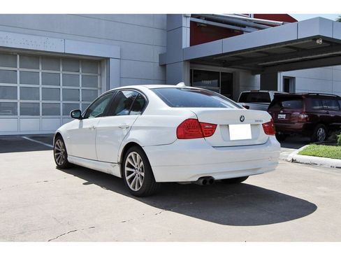 Used 2011 BMW 328i Sedan RWD image 3