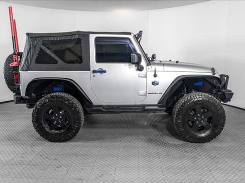 Used 2012 Jeep Wrangler Sahara image 9