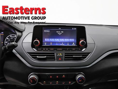 Used 2023 Nissan Altima 2.5 S FWD image 11