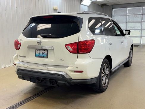 Used 2018 Nissan Pathfinder SL FWD image 5