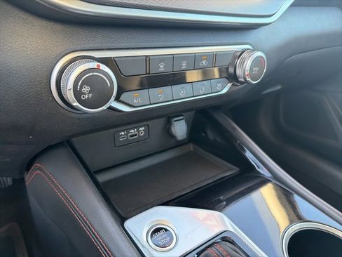 Used 2024 Nissan Altima 2.5 SR image 17