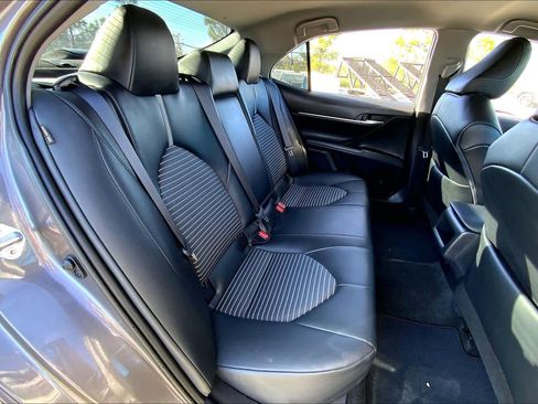 Used 2024 Toyota Camry SE image 18