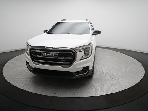 Used 2024 GMC Terrain AT4 w/ Infotainment Package II image 34