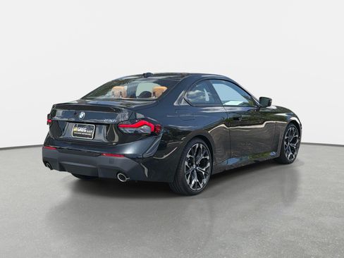 Used 2025 BMW 230i Coupe w/ Premium Package RWD image 3