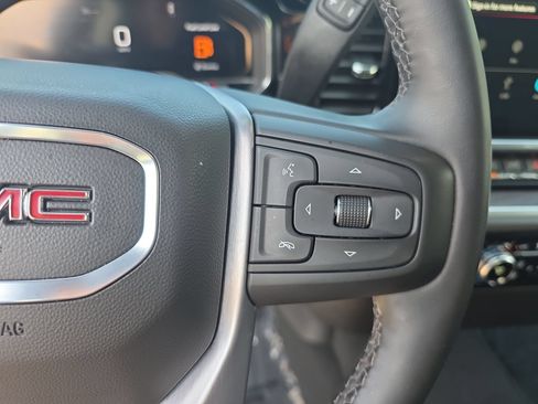 Used 2025 GMC Sierra 1500 SLT AWD/4WD image 17