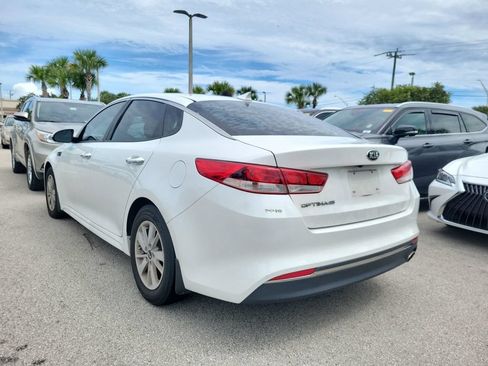 Used 2017 Kia Optima LX w/ Driver Convenience Package FWD image 3