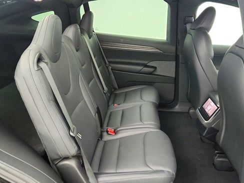 Used 2022 Tesla Model X image 26