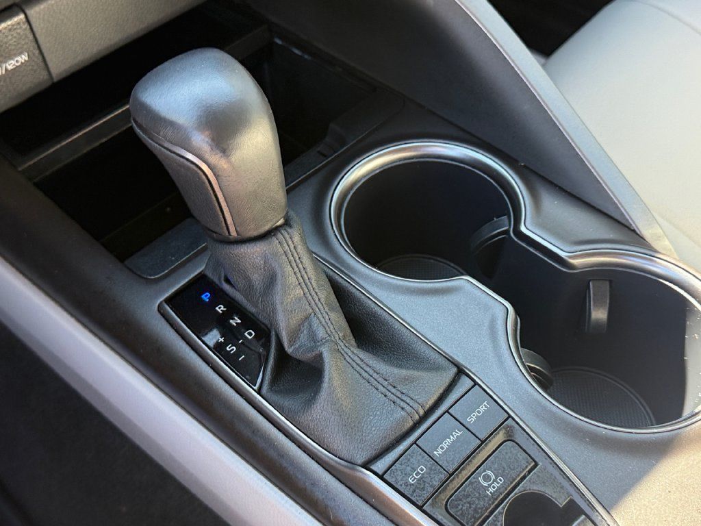 Used 2024 Toyota Camry SE w/ Cold Weather Package AWD/4WD image 23