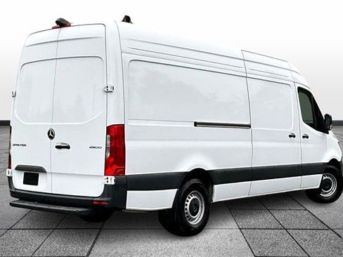 Used 2025 Mercedes-Benz Sprinter 2500 image 7