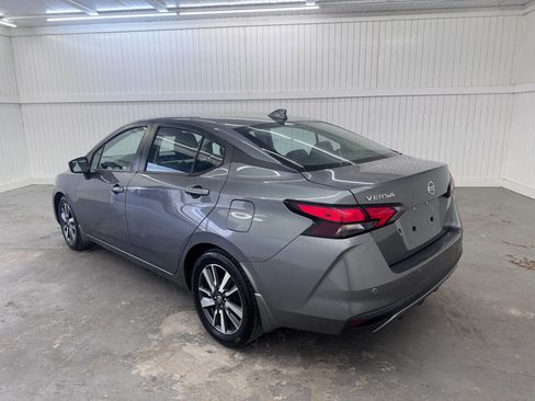 Used 2021 Nissan Versa SV FWD image 7