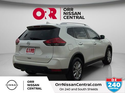 Used 2017 Nissan Rogue SV FWD image 5