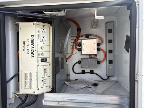 Used 2017 Ford F550 4x4 SuperCab Super Duty image 27