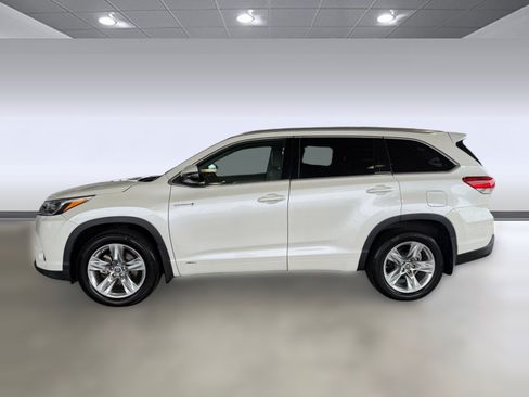 Used 2018 Toyota Highlander Limited AWD/4WD image 2