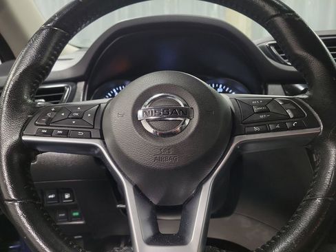 Used 2020 Nissan Rogue SV image 19