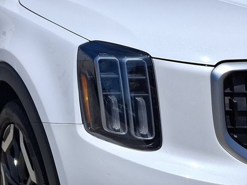 Used 2024 Kia Telluride EX FWD image 7