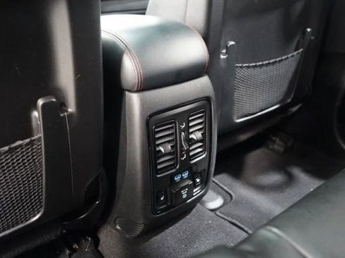 Used 2023 Dodge Durango R/T image 32