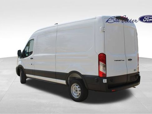 New 2026 Ford Transit 250 148 Medium Roof w/ Load Area Protection Package RWD image 4