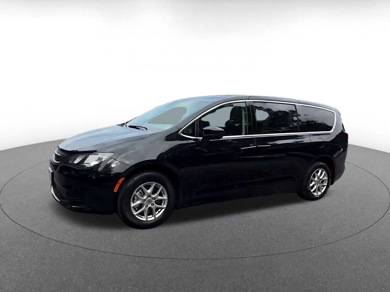 Used 2024 Chrysler Voyager LX FWD image 7