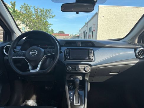 Used 2025 Nissan Versa SV FWD image 32