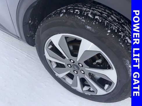 Used 2024 Ford Escape Platinum image 9