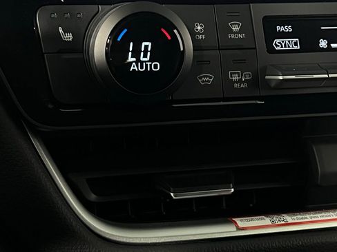 Used 2025 Toyota Grand Highlander FWD image 18