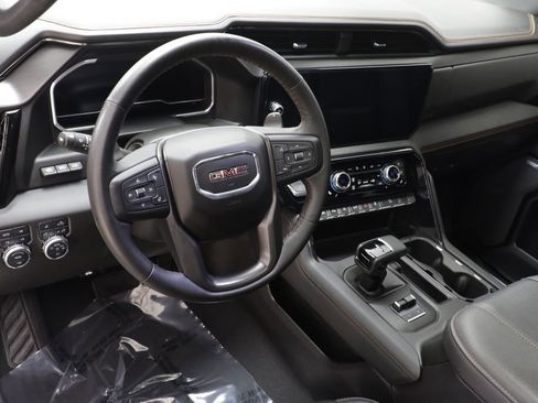 Used 2023 GMC Sierra 1500 AT4 w/ Technology Package AWD/4WD image 7