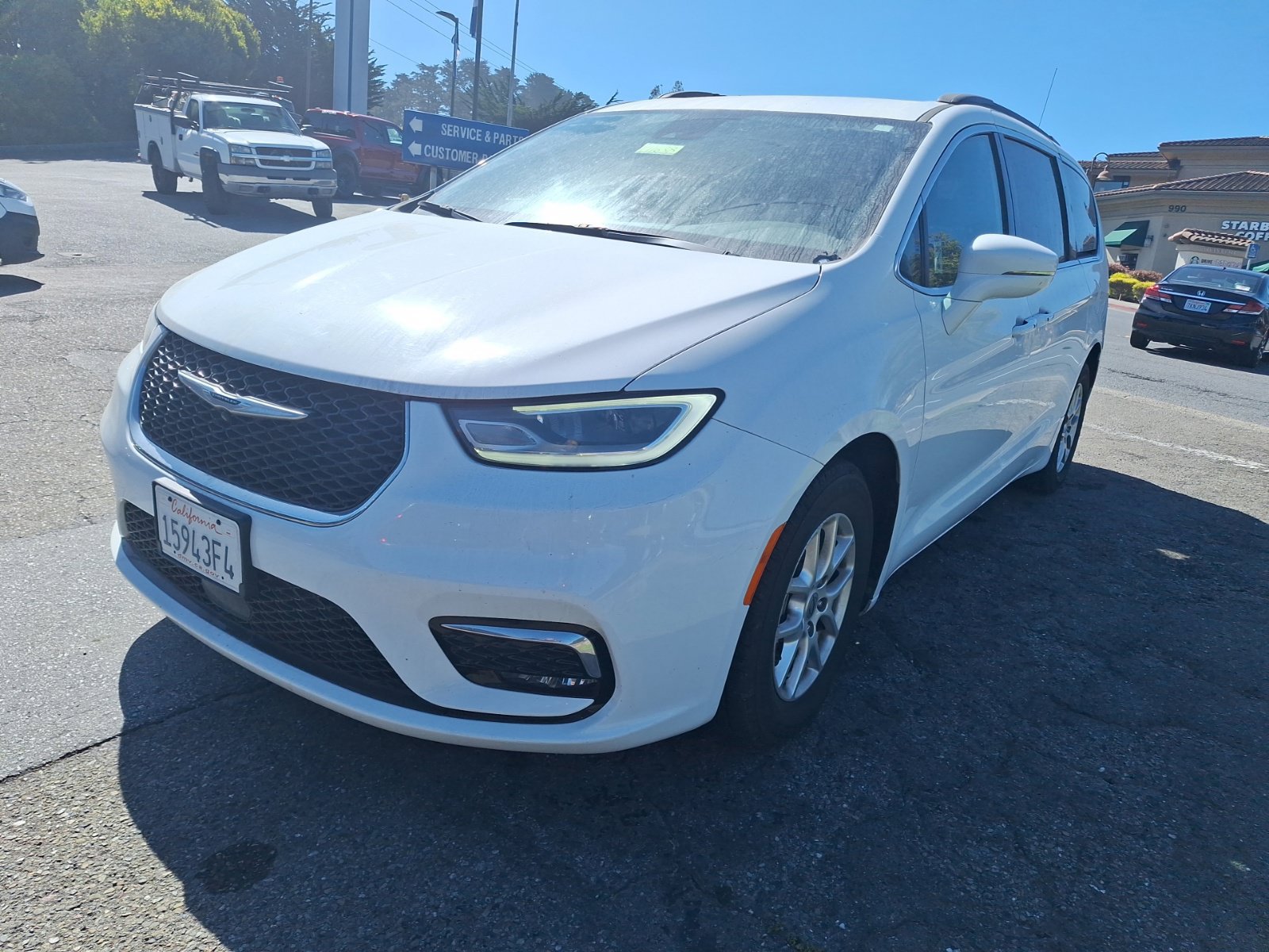 Used 2022 Chrysler Pacifica Touring FWD image 3