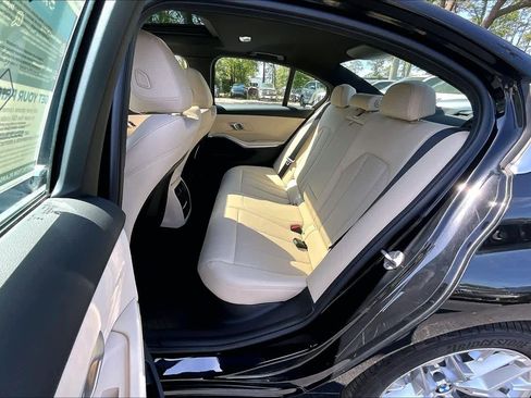 Certified 2025 BMW 330i Sedan w/ Convenience Package image 21