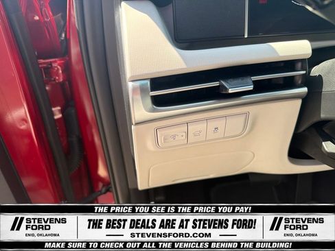 Used 2025 Hyundai Tucson SEL AWD/4WD image 24