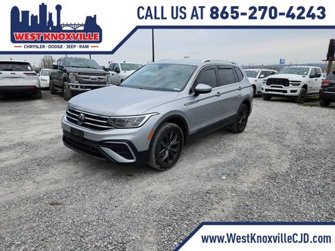 Used 2022 Volkswagen Tiguan SE image 1